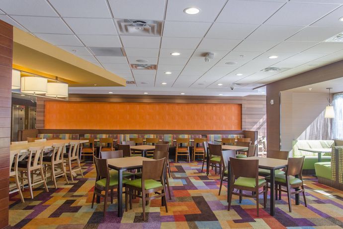 Imagen del bar/restaurante del Hotel Fairfield Inn and Suites by Marriott Atlanta Cumming/Johns Creek. Foto 5