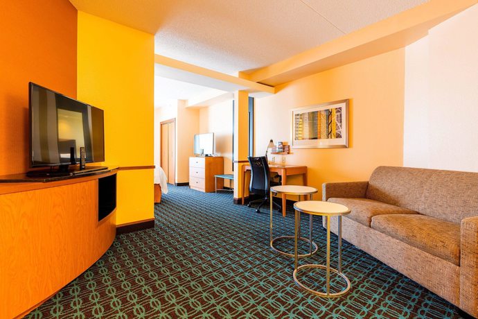 Imagen de la habitación del Hotel Fairfield Inn and Suites by Marriott Bedford. Foto 5