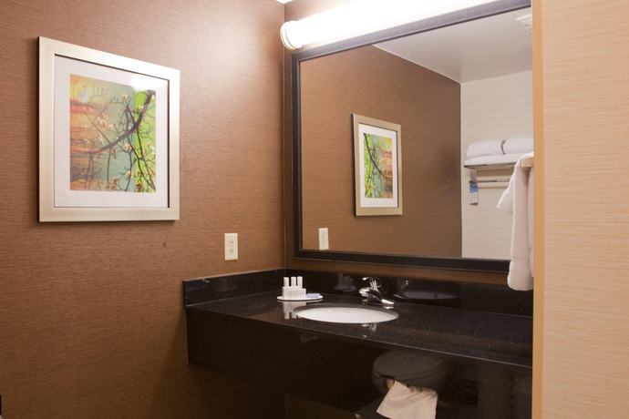 Imagen de la habitación del Hotel Fairfield Inn and Suites by Marriott Bedford. Foto 9
