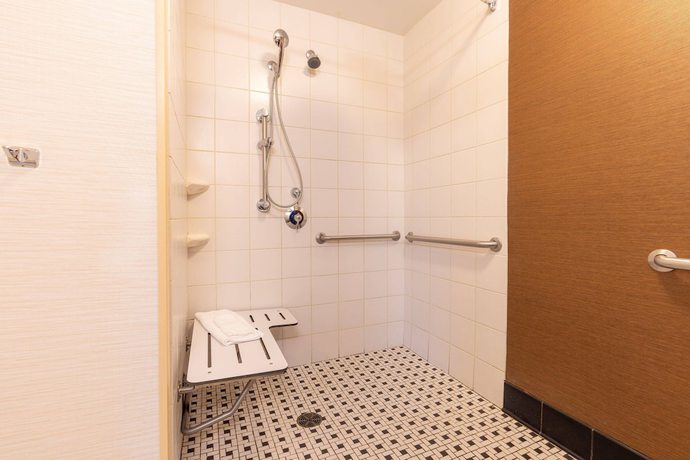 Imagen de la habitación del Hotel Fairfield Inn and Suites by Marriott Bedford. Foto 11