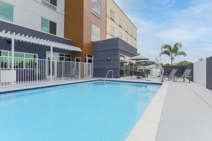 Imagen de la piscina del Hotel Fairfield Inn and Suites by Marriott Cape Coral/North Fort Myers. Foto 20