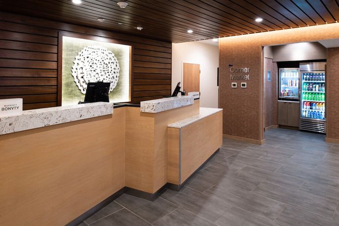 Imagen de los interiores del Hotel Fairfield Inn and Suites by Marriott Charlotte University Research Park. Foto 17