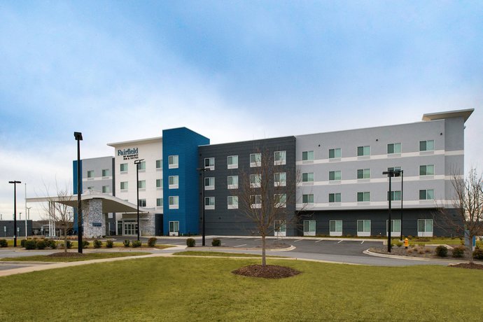 Imagen general del Hotel Fairfield Inn and Suites by Marriott Charlotte University Research Park. Foto 1