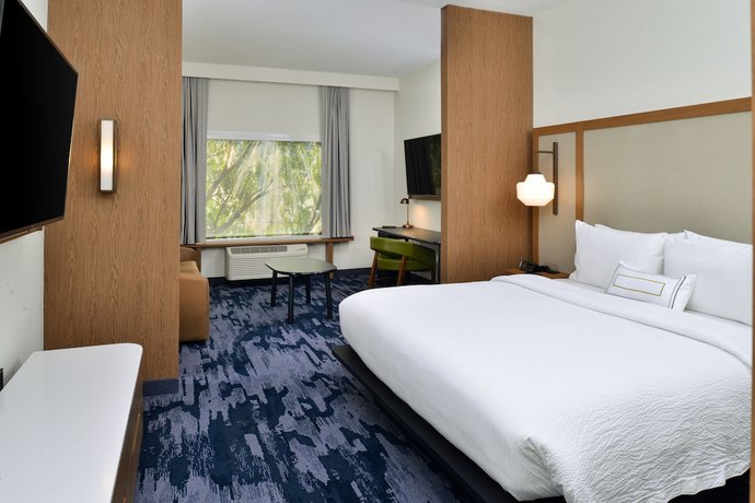 Imagen de la habitación del Hotel Fairfield Inn and Suites by Marriott Charlotte University Research Park. Foto 8
