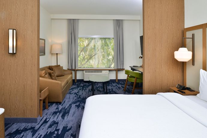 Imagen de la habitación del Hotel Fairfield Inn and Suites by Marriott Charlotte University Research Park. Foto 11