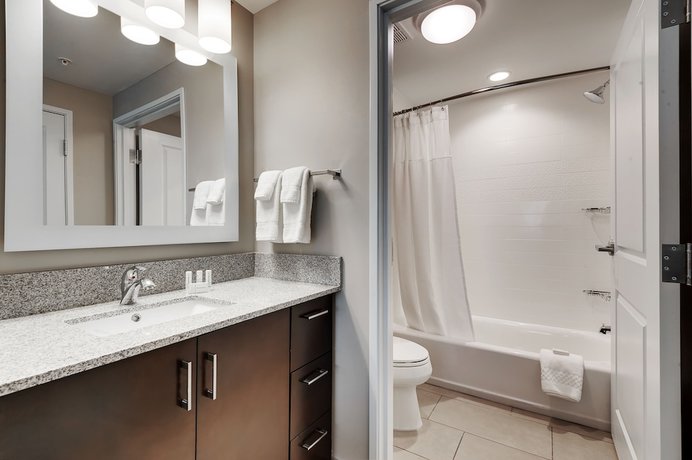 Imagen de la habitación del Hotel Fairfield Inn and Suites by Marriott Chicago Schaumburg. Foto 6