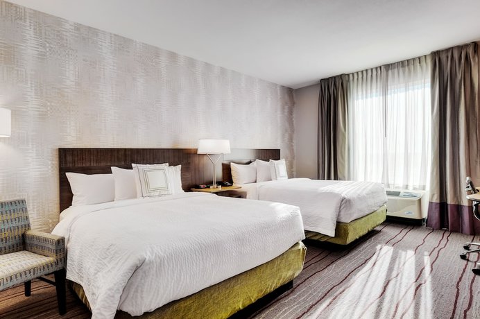 Imagen de la habitación del Hotel Fairfield Inn and Suites by Marriott Chicago Schaumburg. Foto 7