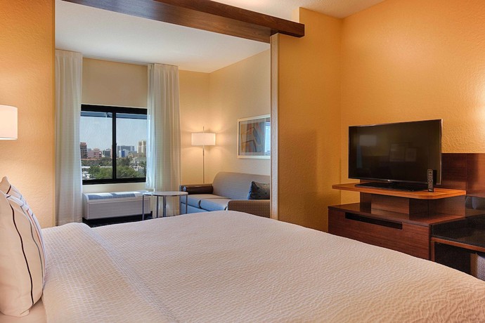 Imagen de la habitación del Hotel Fairfield Inn and Suites by Marriott Clearwater Beach. Foto 7