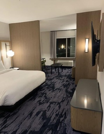 Imagen de la habitación del Hotel Fairfield Inn and Suites by Marriott Cleveland Tiedeman Road. Foto 6