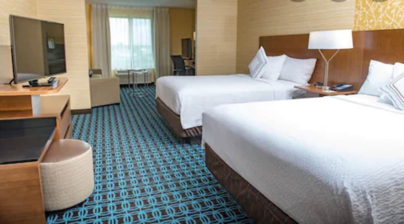 Imagen de la habitación del Hotel Fairfield Inn and Suites by Marriott Cleveland Tiedeman Road. Foto 8
