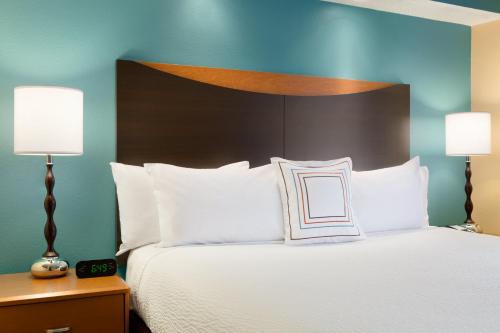 Imagen de la habitación del Hotel Fairfield Inn and Suites by Marriott Dallas Plano. Foto 3