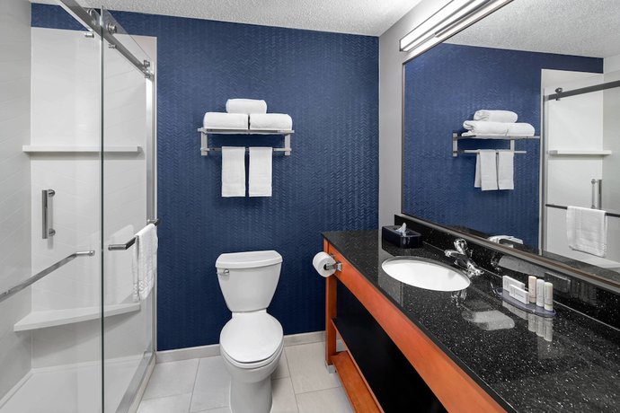 Imagen de la habitación del Hotel Fairfield Inn and Suites by Marriott Denver Airport. Foto 3