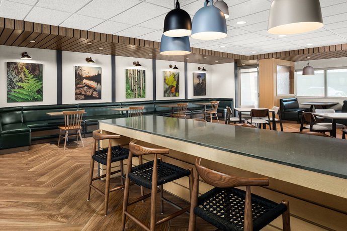 Imagen del bar/restaurante del Hotel Fairfield Inn and Suites by Marriott Duluth. Foto 2