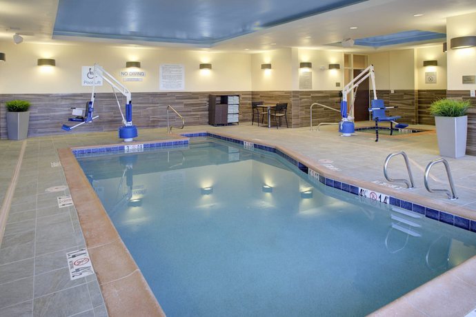 Imagen de la piscina del Hotel Fairfield Inn and Suites by Marriott Flagstaff Northeast. Foto 20