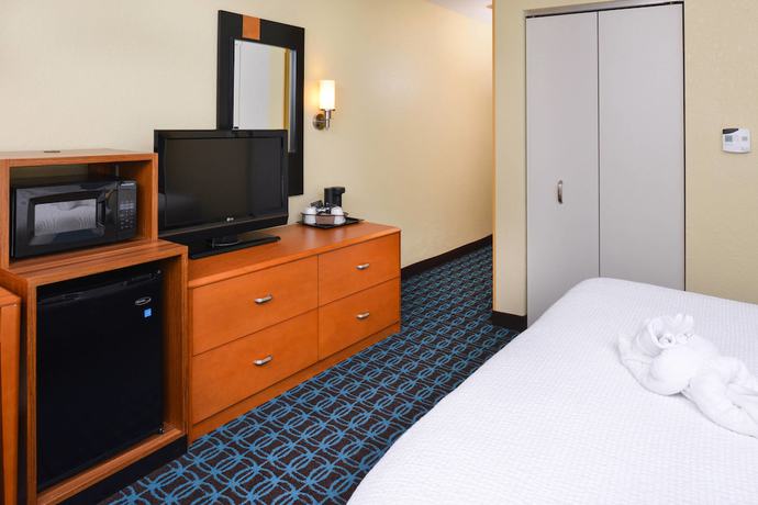 Imagen de la habitación del Hotel Fairfield Inn and Suites by Marriott Fort Pierce. Foto 3