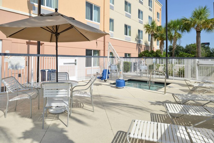 Imagen de los exteriores del Hotel Fairfield Inn and Suites by Marriott Fort Pierce. Foto 14