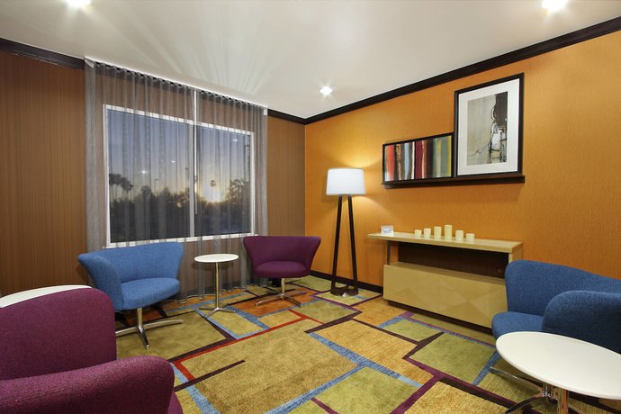 Imagen de los interiores del Hotel Fairfield Inn and Suites by Marriott Fresno Clovis. Foto 14