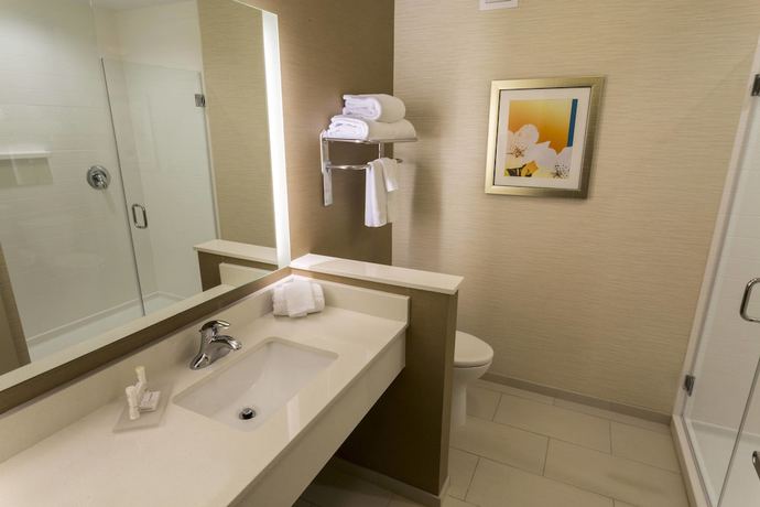 Imagen de la habitación del Hotel Fairfield Inn and Suites by Marriott Geneva Finger Lakes. Foto 5