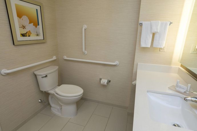 Imagen de la habitación del Hotel Fairfield Inn and Suites by Marriott Geneva Finger Lakes. Foto 9