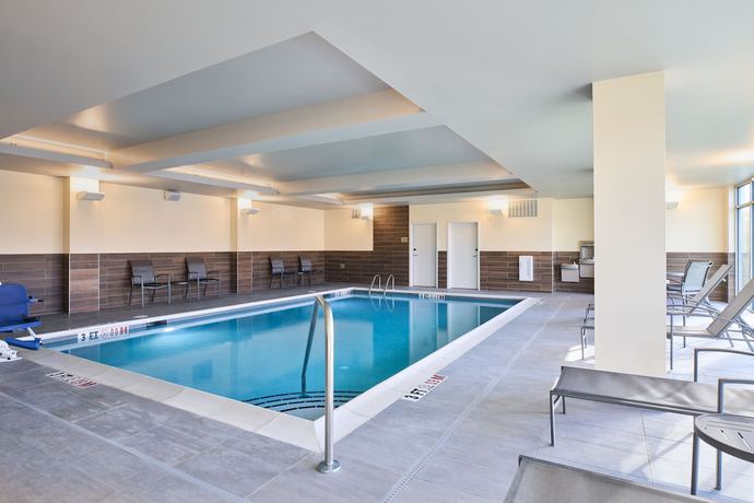 Imagen de la piscina del Hotel Fairfield Inn and Suites by Marriott Hagerstown. Foto 20