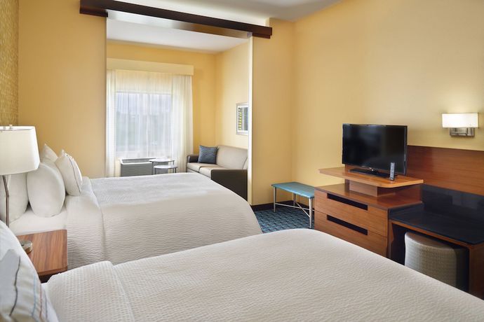 Imagen de la habitación del Hotel Fairfield Inn and Suites by Marriott Hendersonville Flat Rock. Foto 11