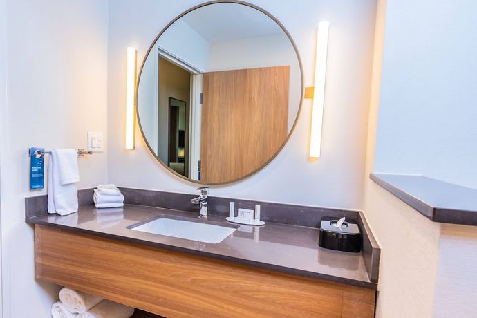 Imagen de la habitación del Hotel Fairfield Inn and Suites by Marriott Houston League City. Foto 7