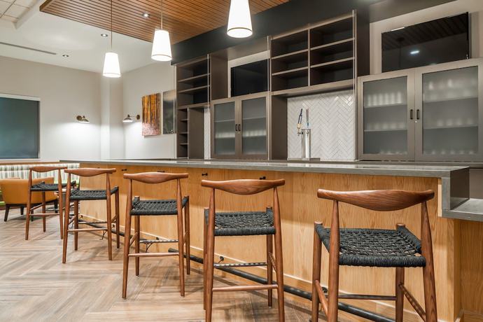 Imagen del bar/restaurante del Hotel Fairfield Inn and Suites by Marriott Kansas City North/Gladstone. Foto 7