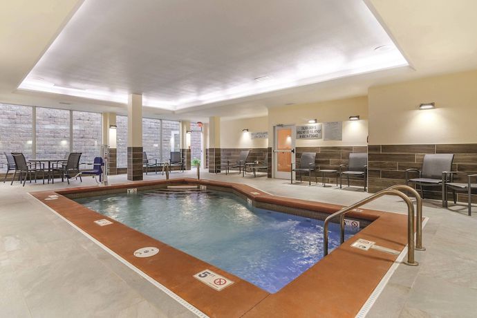 Imagen de los interiores del Hotel Fairfield Inn and Suites by Marriott Kansas City Shawnee. Foto 11