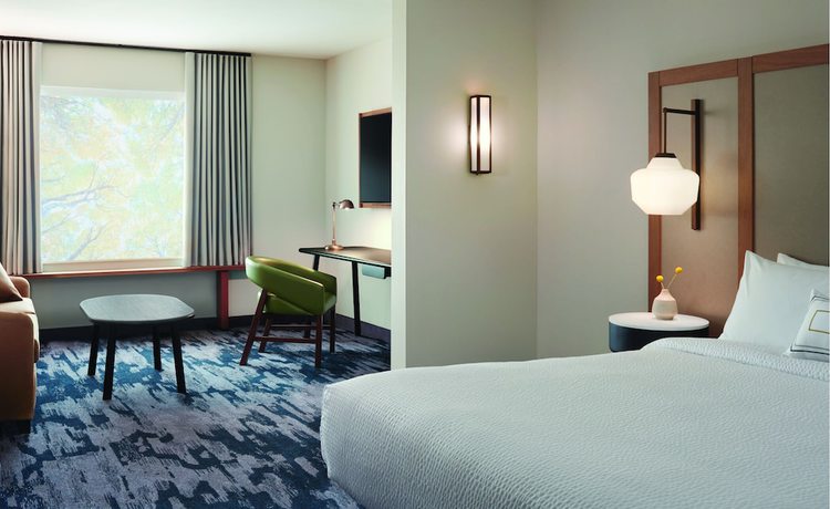 Imagen de la habitación del Hotel Fairfield Inn and Suites by Marriott Louisville Jeffersonville. Foto 7