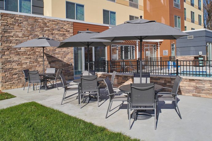 Imagen de la habitación del Hotel Fairfield Inn and Suites by Marriott Louisville Jeffersonville. Foto 8
