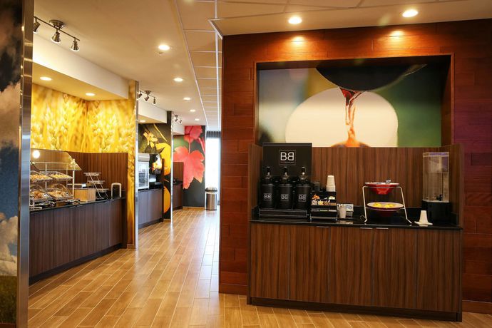 Imagen del bar/restaurante del Hotel Fairfield Inn and Suites by Marriott Madison Verona. Foto 8