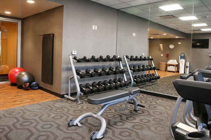 Imagen general del Hotel Fairfield Inn and Suites by Marriott Madison Verona. Foto 2