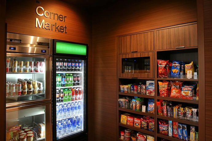 Imagen del bar/restaurante del Hotel Fairfield Inn and Suites by Marriott Madison Verona. Foto 10