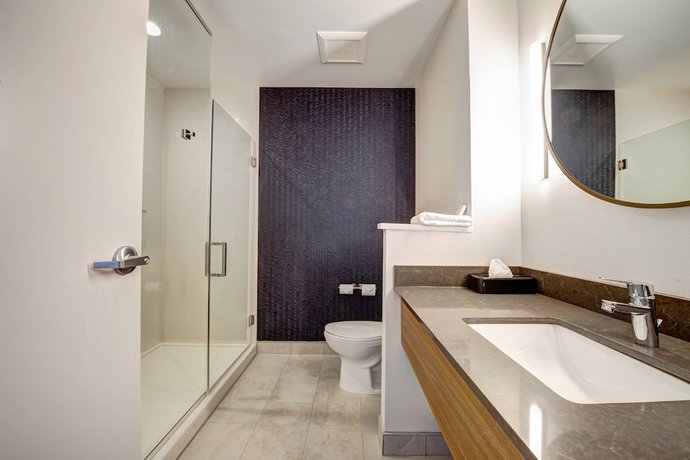 Imagen de la habitación del Hotel Fairfield Inn and Suites by Marriott Minneapolis North. Foto 5