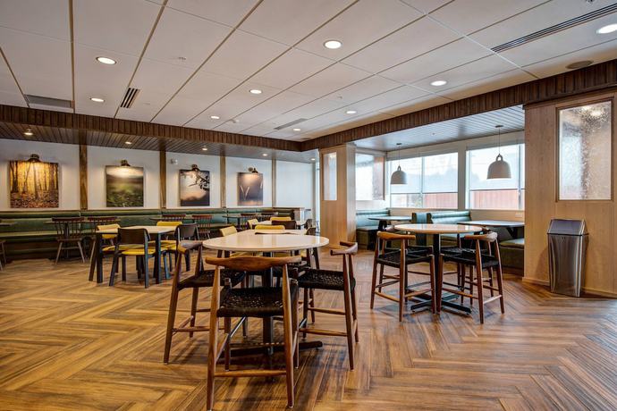 Imagen del bar/restaurante del Hotel Fairfield Inn and Suites by Marriott Minneapolis North. Foto 4