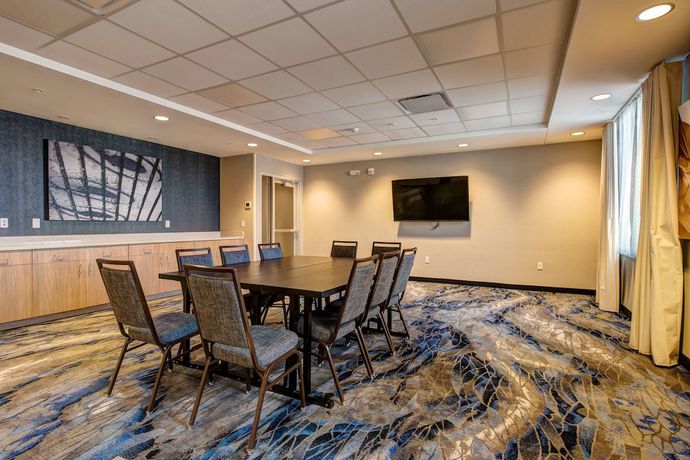 Imagen de los interiores del Hotel Fairfield Inn and Suites by Marriott Minneapolis North. Foto 13