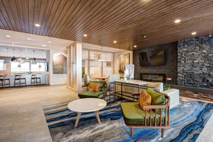 Imagen de los interiores del Hotel Fairfield Inn and Suites by Marriott Minneapolis North. Foto 16