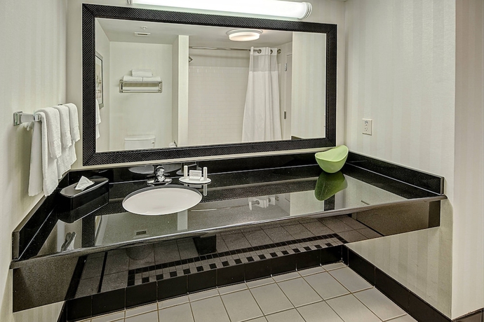 Imagen de la habitación del Hotel Fairfield Inn and Suites by Marriott Naples. Foto 6
