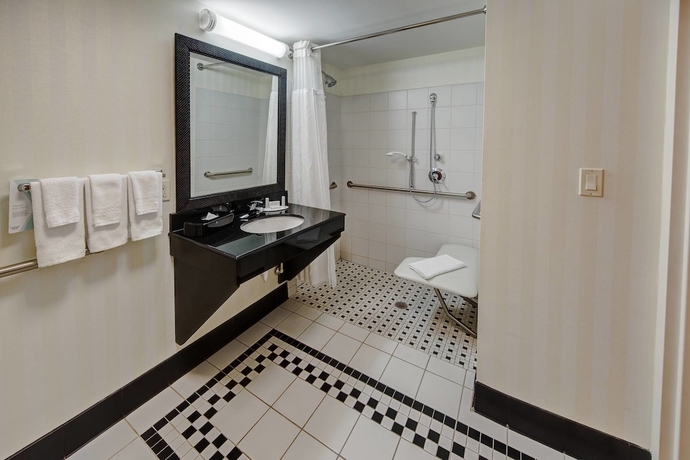 Imagen de la habitación del Hotel Fairfield Inn and Suites by Marriott Naples. Foto 8