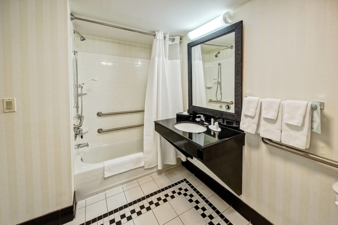 Imagen de la habitación del Hotel Fairfield Inn and Suites by Marriott Naples. Foto 10