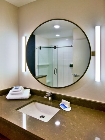 Imagen de la habitación del Hotel Fairfield Inn and Suites by Marriott Nashville Airport. Foto 12