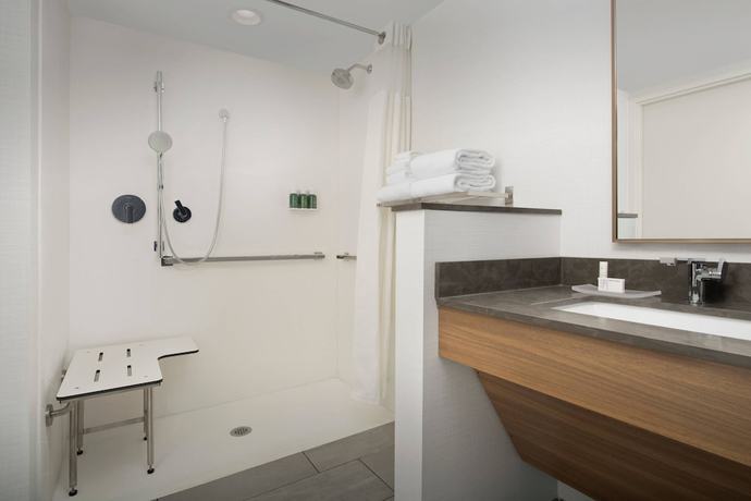 Imagen de la habitación del Hotel Fairfield Inn and Suites by Marriott Nashville near Vanderbilt. Foto 9