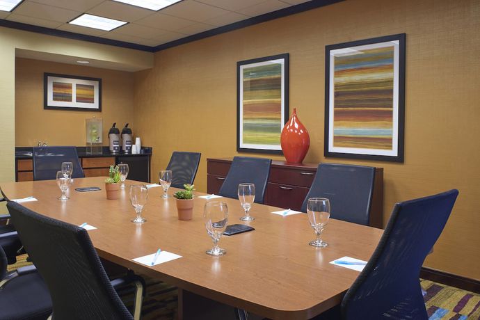 Imagen de los interiores del Hotel Fairfield Inn and Suites by Marriott New Buffalo. Foto 16