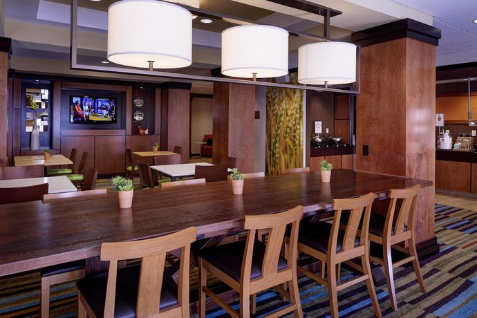 Imagen del bar/restaurante del Hotel Fairfield Inn and Suites by Marriott New Buffalo. Foto 7