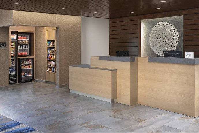 Imagen de los interiores del Hotel Fairfield Inn and Suites by Marriott New Orleans Metairie. Foto 17