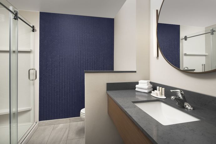 Imagen de la habitación del Hotel Fairfield Inn and Suites by Marriott New Orleans Metairie. Foto 11