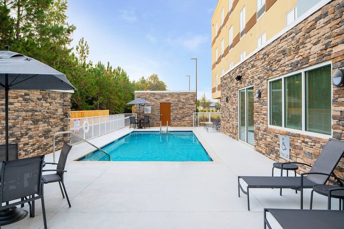 Imagen de la piscina del Hotel Fairfield Inn and Suites by Marriott Pensacola West I-10. Foto 20