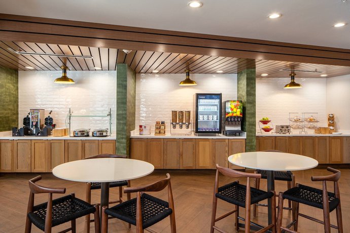 Imagen del bar/restaurante del Hotel Fairfield Inn and Suites by Marriott Pensacola West I-10. Foto 4