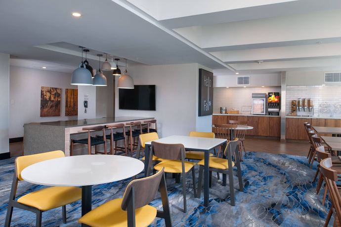 Imagen del bar/restaurante del Hotel Fairfield Inn and Suites by Marriott Pittsburgh Downtown. Foto 7