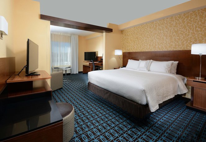 Imagen de la habitación del Hotel Fairfield Inn and Suites by Marriott Raleigh Capital Blvd./I-540. Foto 12